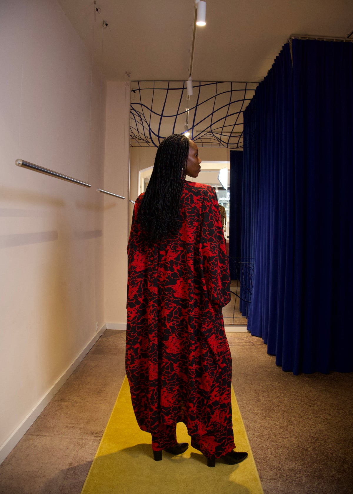 AURA ROUGE NOIR